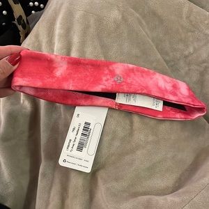 COPY - Lululemon fly away tamer head band new